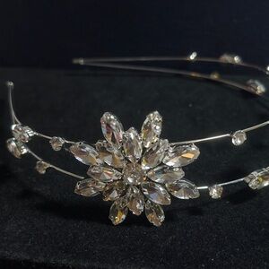 💖5 for $25😻 Dazzling Silver Crystal Floral Headband